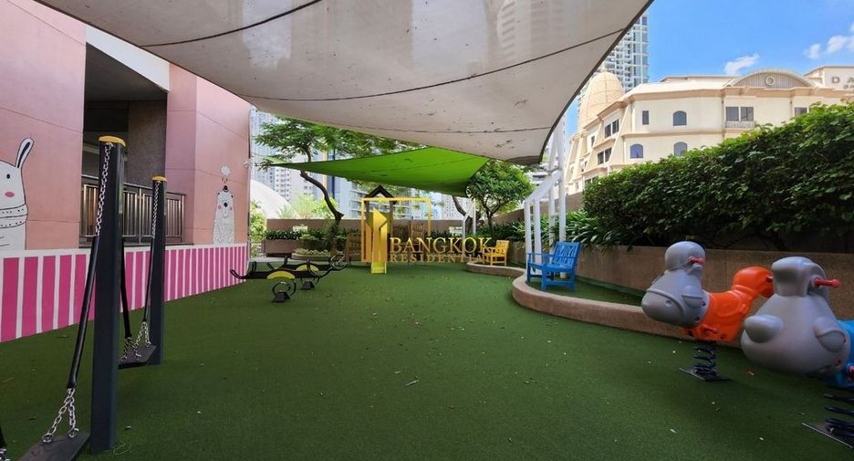 For rent 3 bedrooms condo in Khlong Toei, Bangkok