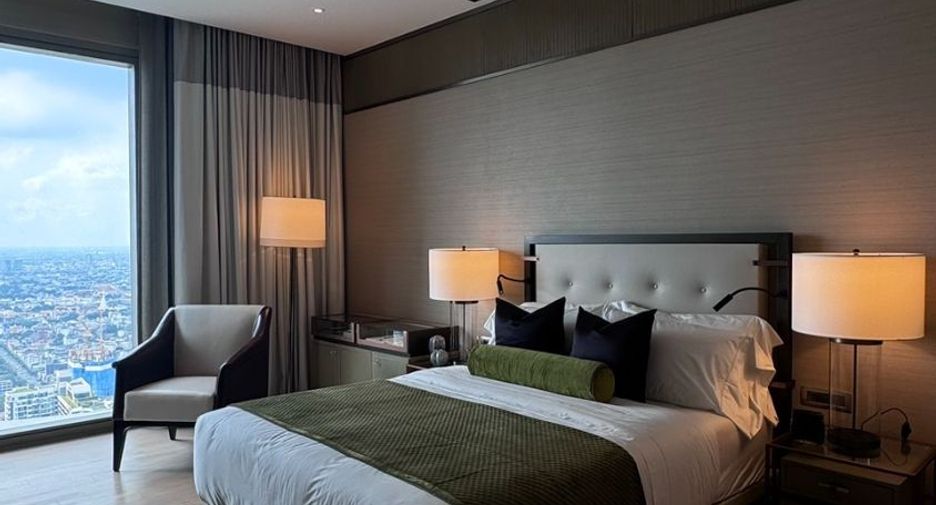 For sale 3 bed condo in Khlong San, Bangkok