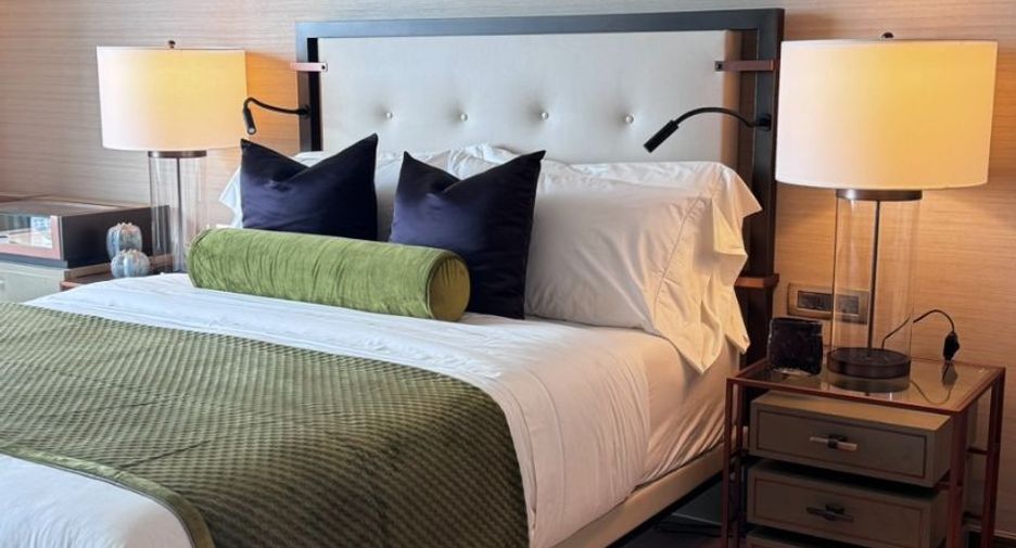 For sale 3 bed condo in Khlong San, Bangkok