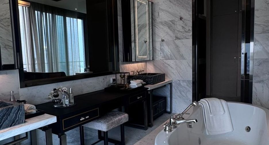 For sale 3 bed condo in Khlong San, Bangkok