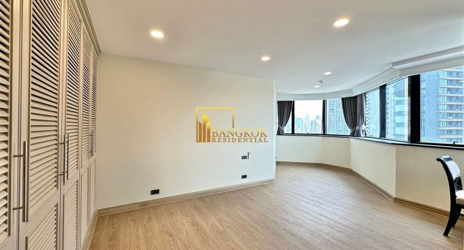 For rent 3 bedrooms condo in Khlong Toei, Bangkok