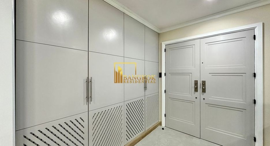 For rent 3 bedrooms condo in Khlong Toei, Bangkok
