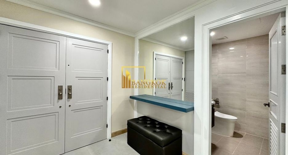 For rent 3 bedrooms condo in Khlong Toei, Bangkok