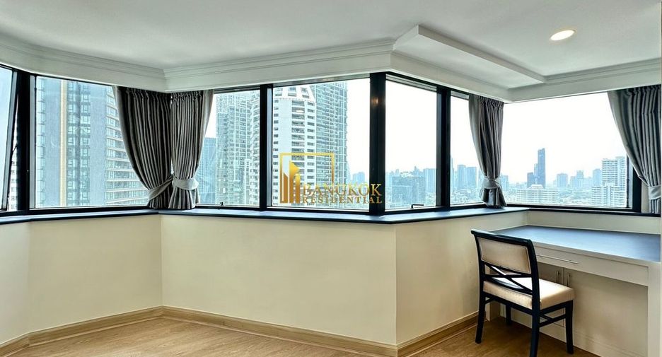 For rent 3 bedrooms condo in Khlong Toei, Bangkok