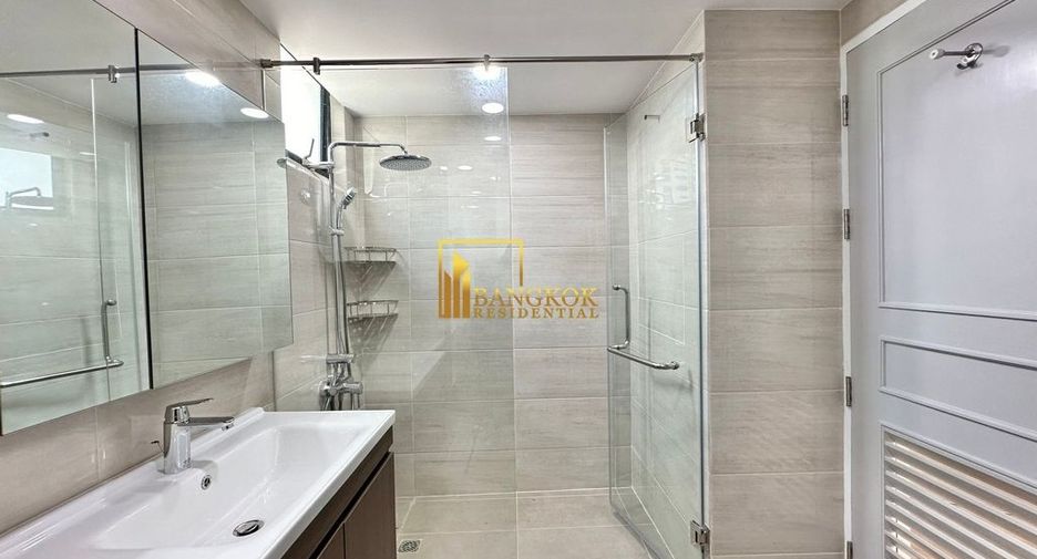 For rent 3 bedrooms condo in Khlong Toei, Bangkok
