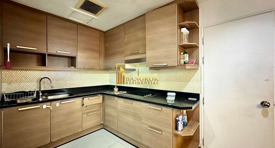 For rent 3 bedrooms condo in Khlong Toei, Bangkok