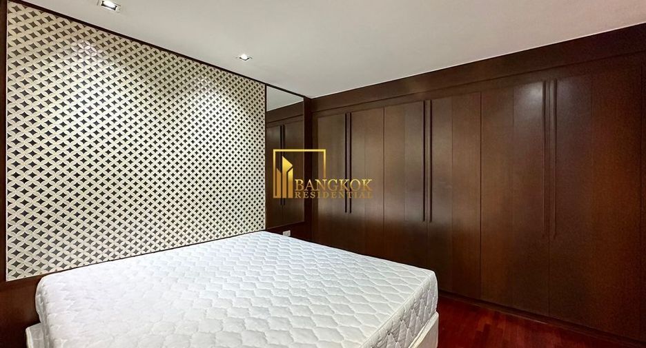 For rent 3 bedrooms condo in Khlong Toei, Bangkok
