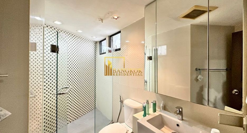 For rent 3 bedrooms condo in Khlong Toei, Bangkok