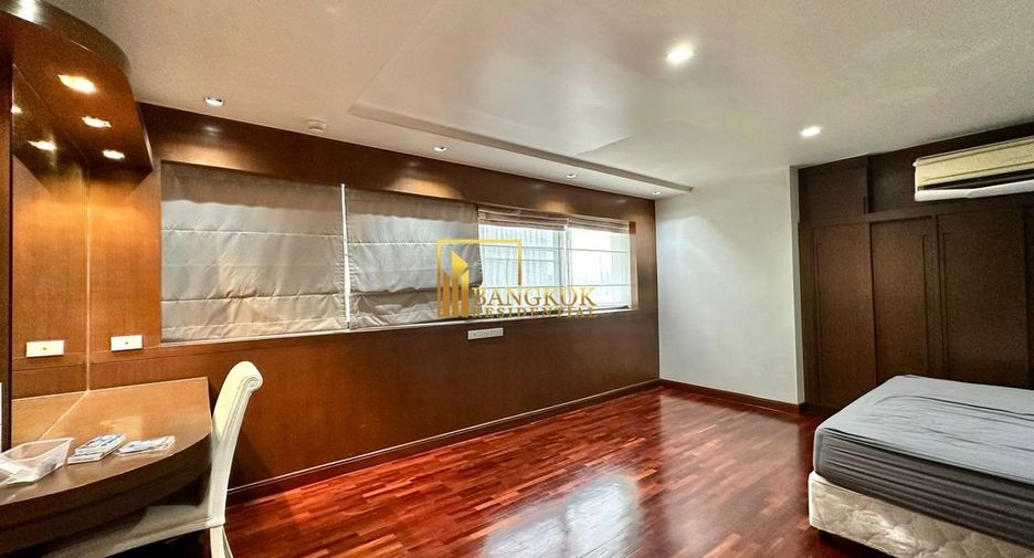 For rent 3 bedrooms condo in Khlong Toei, Bangkok