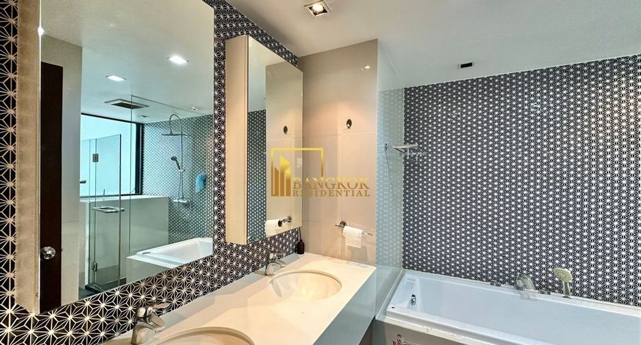 For rent 3 bedrooms condo in Khlong Toei, Bangkok