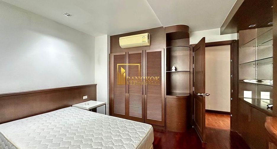 For rent 3 bedrooms condo in Khlong Toei, Bangkok