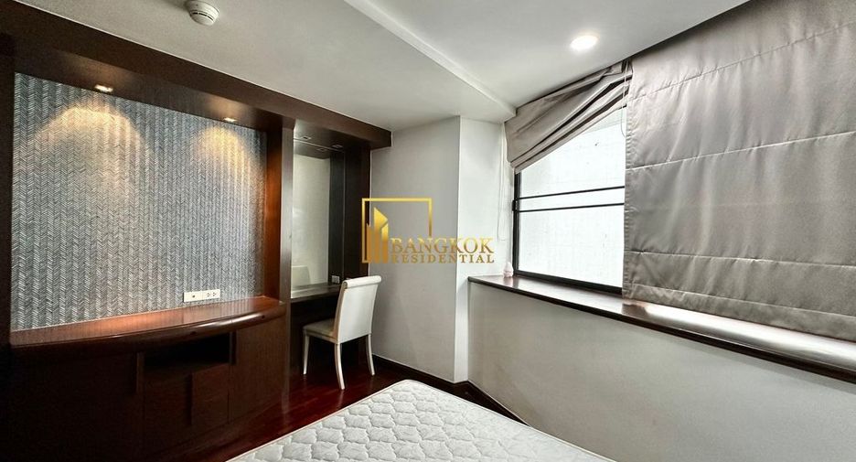 For rent 3 bedrooms condo in Khlong Toei, Bangkok