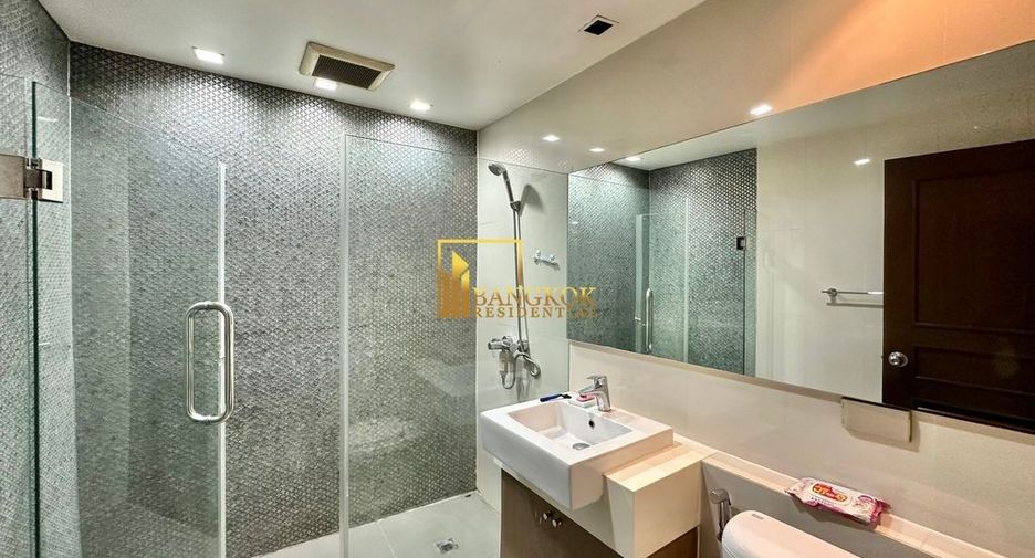 For rent 3 bedrooms condo in Khlong Toei, Bangkok