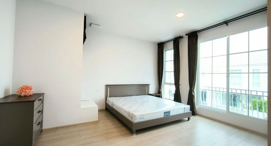 For rent 3 bedrooms townhouse in Bang Phli, Samut Prakan