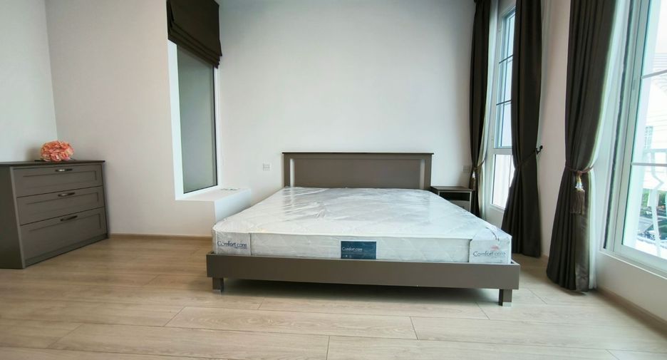 For rent 3 bedrooms townhouse in Bang Phli, Samut Prakan