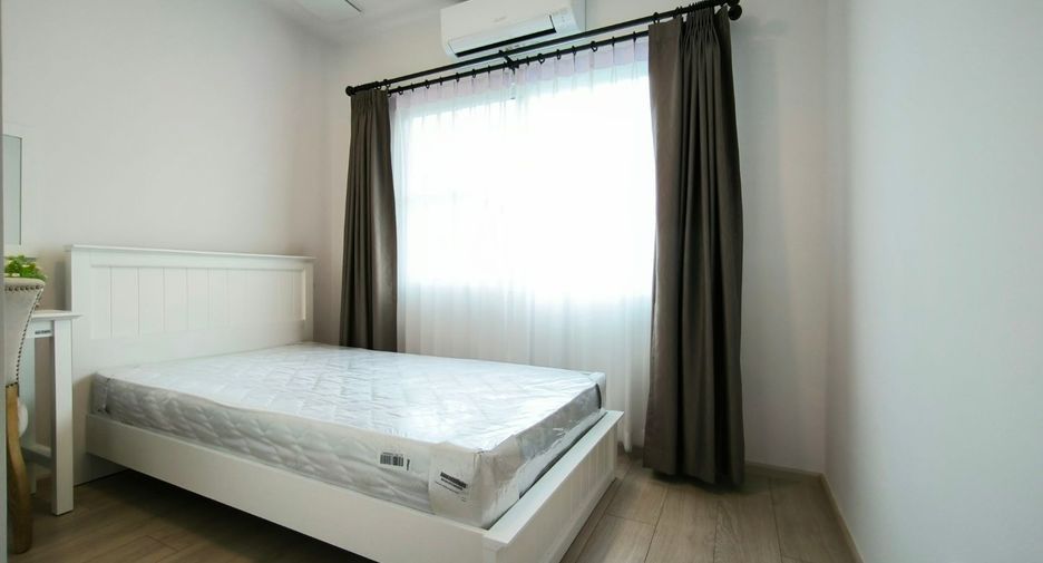 For rent 3 bedrooms townhouse in Bang Phli, Samut Prakan