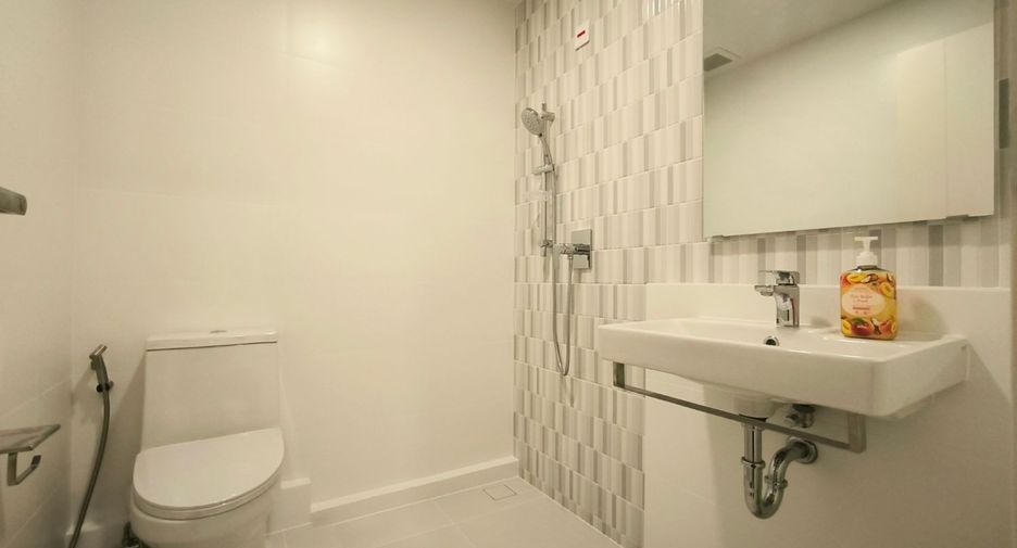 For rent 3 bedrooms townhouse in Bang Phli, Samut Prakan