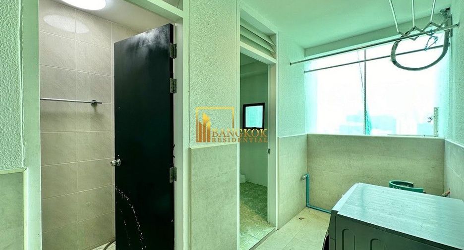 For rent 3 bedrooms condo in Khlong Toei, Bangkok