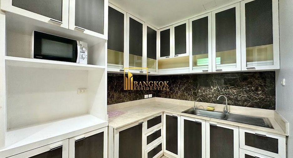 For rent 3 bedrooms condo in Khlong Toei, Bangkok