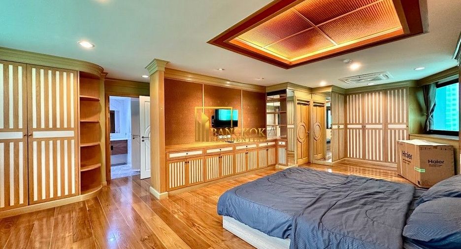 For rent 3 bedrooms condo in Khlong Toei, Bangkok