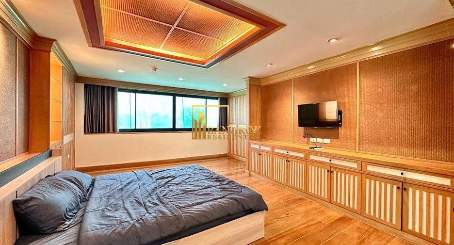 For rent 3 bedrooms condo in Khlong Toei, Bangkok