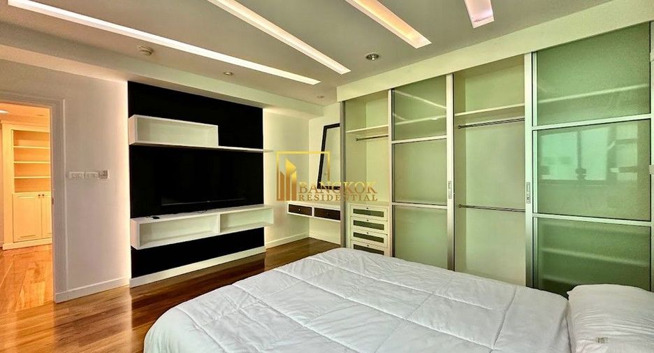 For rent 3 bedrooms condo in Khlong Toei, Bangkok