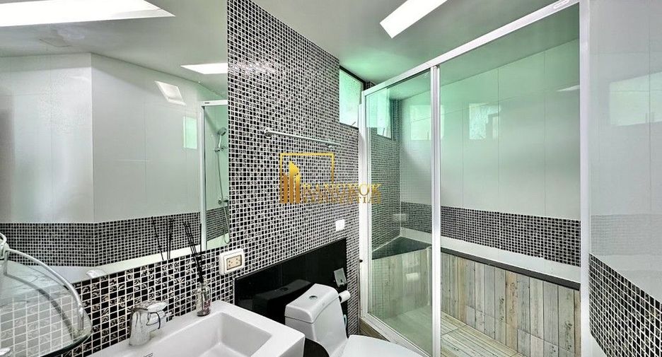 For rent 3 bedrooms condo in Khlong Toei, Bangkok
