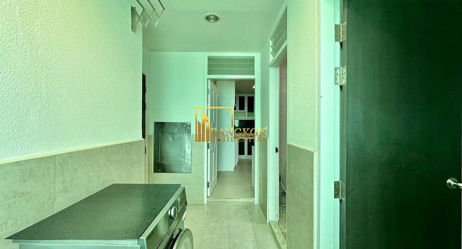 For rent 3 bedrooms condo in Khlong Toei, Bangkok