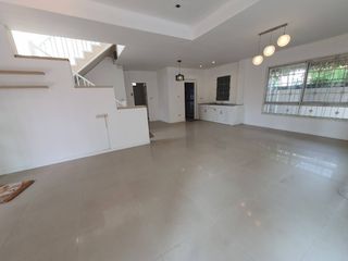 For sale 4 Beds house in Lam Luk Ka, Pathum Thani