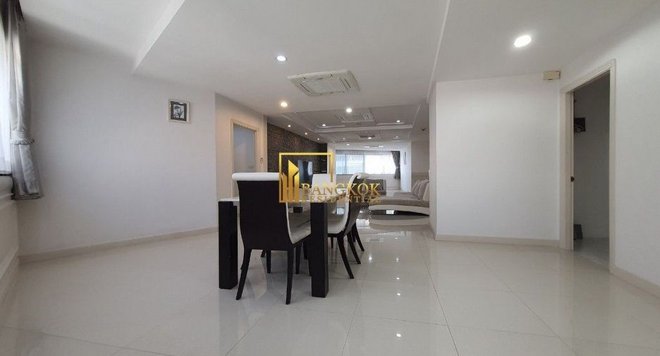 For rent 3 bedrooms condo in Khlong Toei, Bangkok
