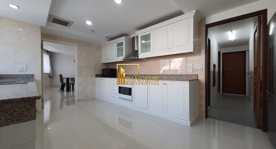 For rent 3 bedrooms condo in Khlong Toei, Bangkok
