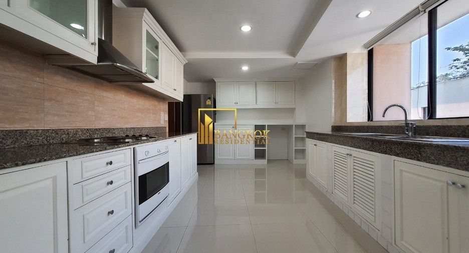 For rent 3 bedrooms condo in Khlong Toei, Bangkok