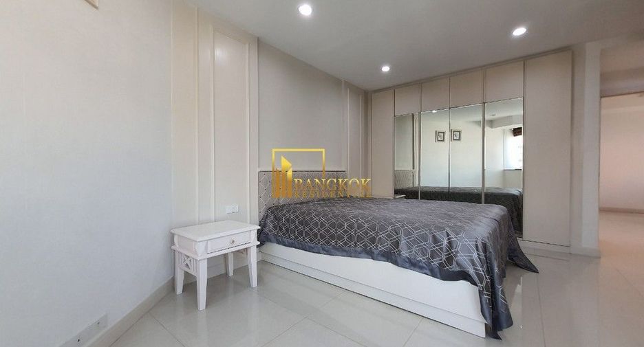 For rent 3 bedrooms condo in Khlong Toei, Bangkok