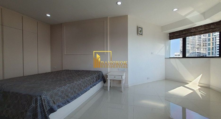 For rent 3 bedrooms condo in Khlong Toei, Bangkok