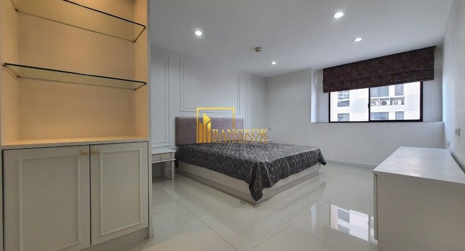 For rent 3 bedrooms condo in Khlong Toei, Bangkok