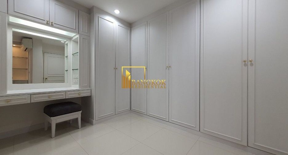 For rent 3 bedrooms condo in Khlong Toei, Bangkok