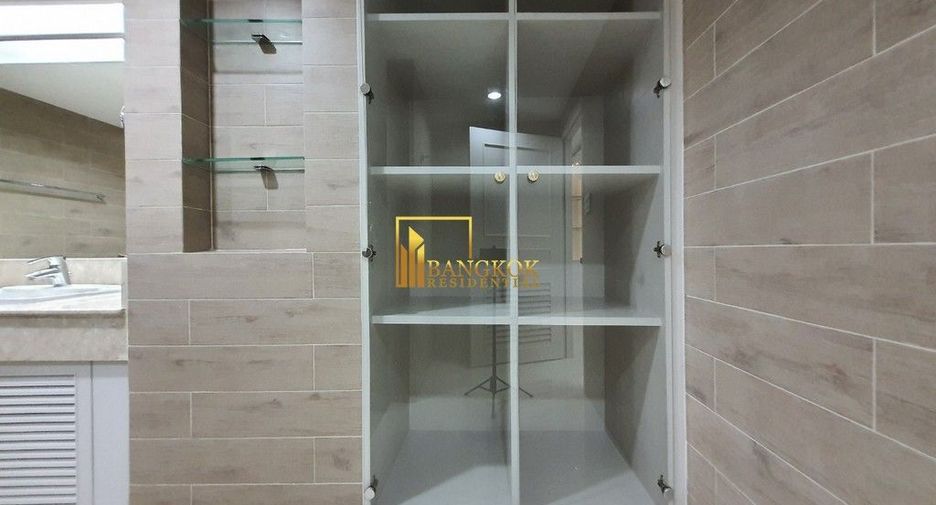 For rent 3 bedrooms condo in Khlong Toei, Bangkok