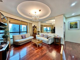For rent 2 bedrooms condo in Pathum Wan, Bangkok