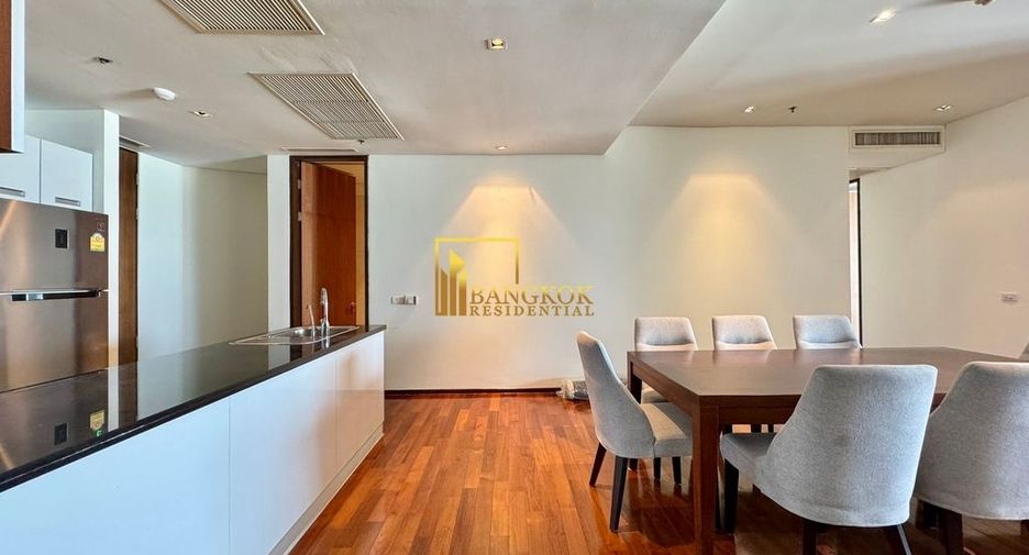 For rent 3 bedrooms condo in Khlong Toei, Bangkok