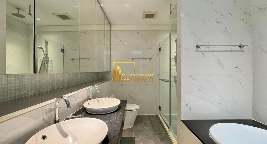 For rent 3 bedrooms condo in Khlong Toei, Bangkok