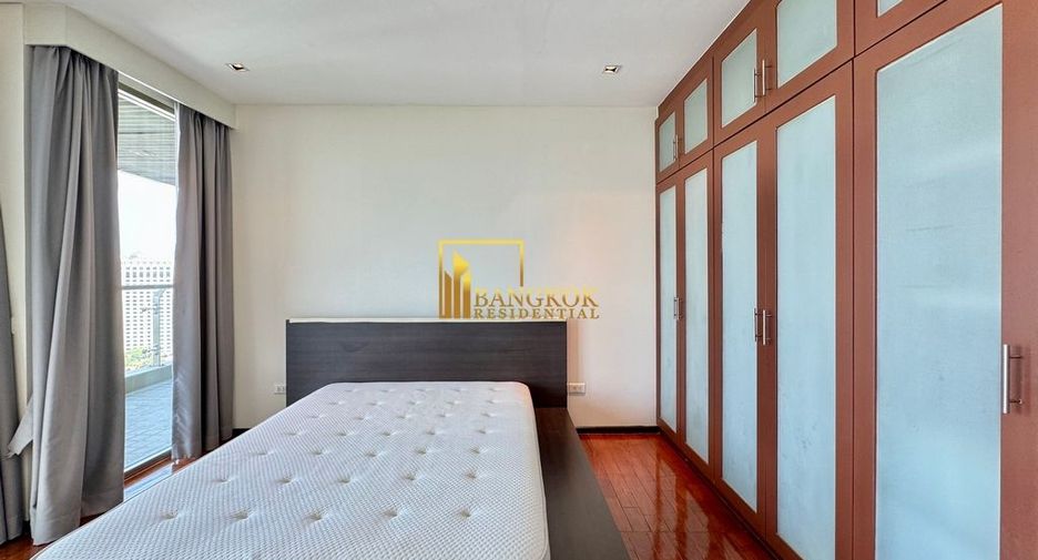 For rent 3 bedrooms condo in Khlong Toei, Bangkok