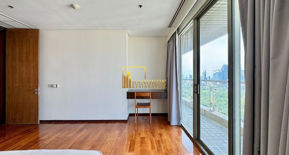 For rent 3 bedrooms condo in Khlong Toei, Bangkok