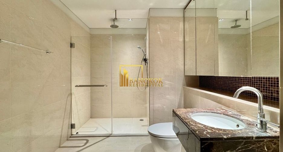 For rent 3 bedrooms condo in Khlong Toei, Bangkok