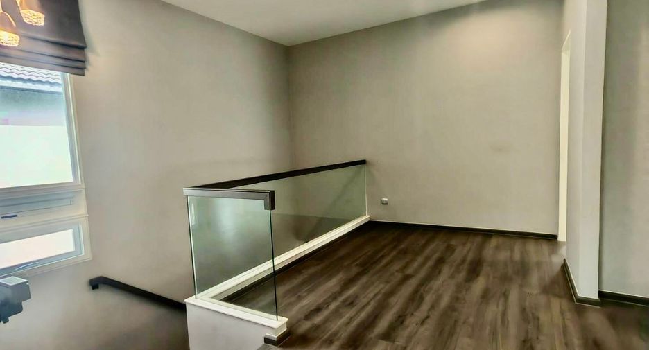 À vendre 4 chambres maison à Sai Mai, Bangkok
