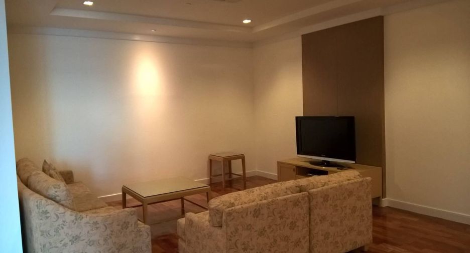 À louer 2 chambres appartement avec services à Khlong Toei, Bangkok