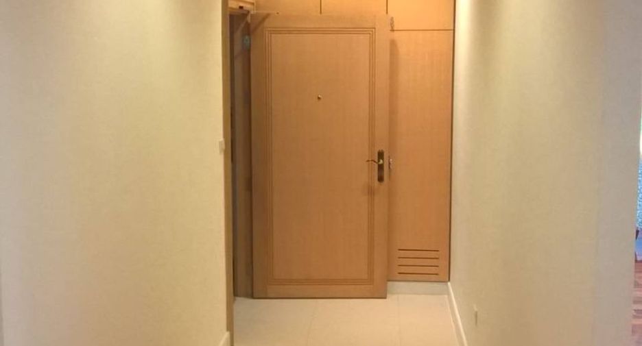 À louer 2 chambres appartement avec services à Khlong Toei, Bangkok