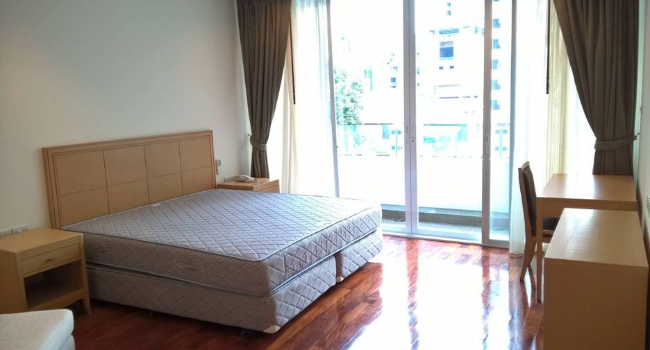 À louer 2 chambres appartement avec services à Khlong Toei, Bangkok