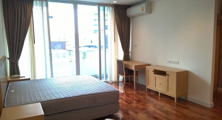 À louer 2 chambres appartement avec services à Khlong Toei, Bangkok