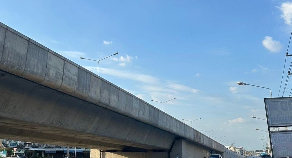 Продажа 1 кровать таунхаус в Саттахип, Чонбури