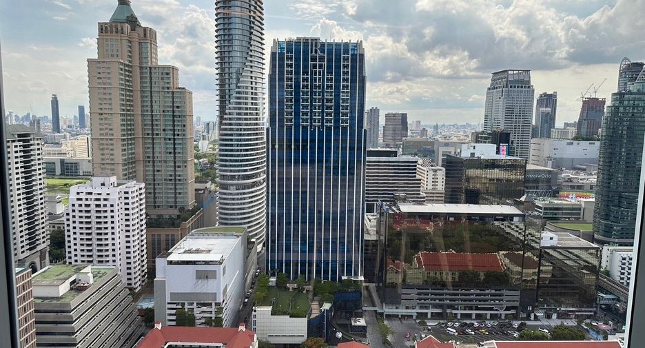 For rent そして for sale 3 Beds condo in Pathum Wan, Bangkok